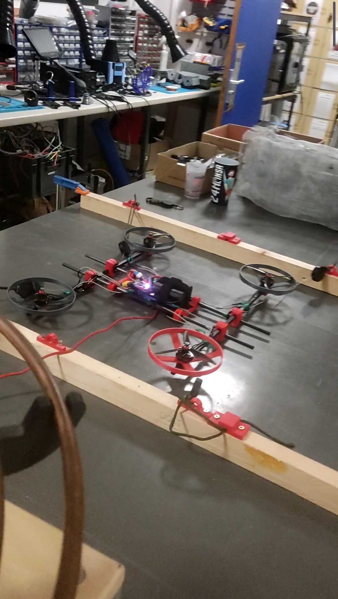 Le drone sur le banc d'essai